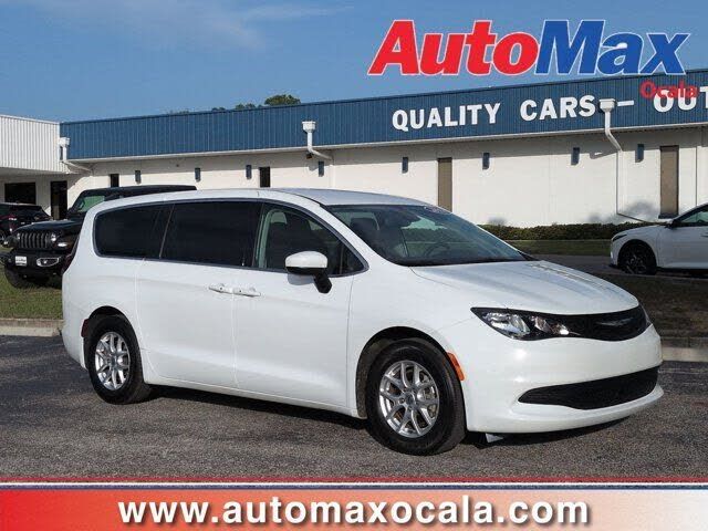 2023 CHRYSLER Voyager