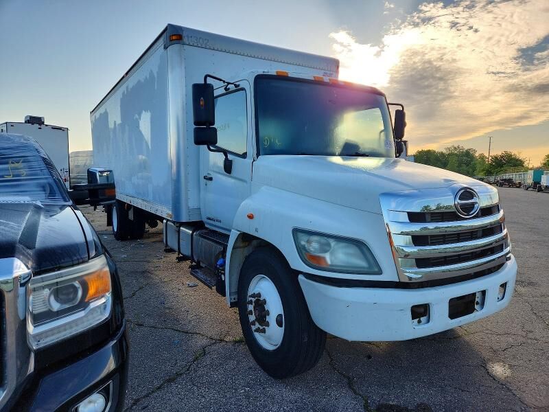 2013 HINO Incomplete Vehicle