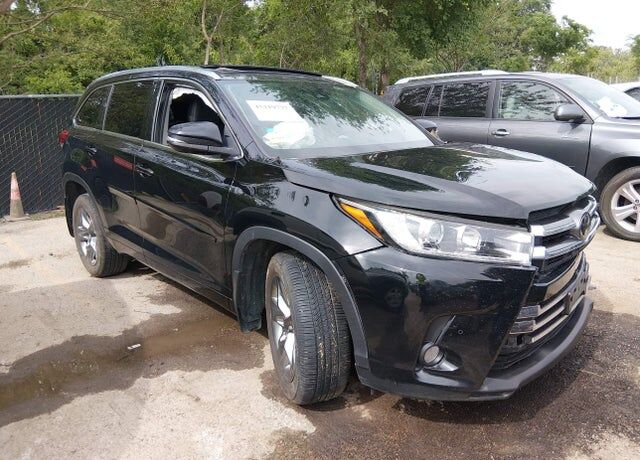 2017 TOYOTA Highlander