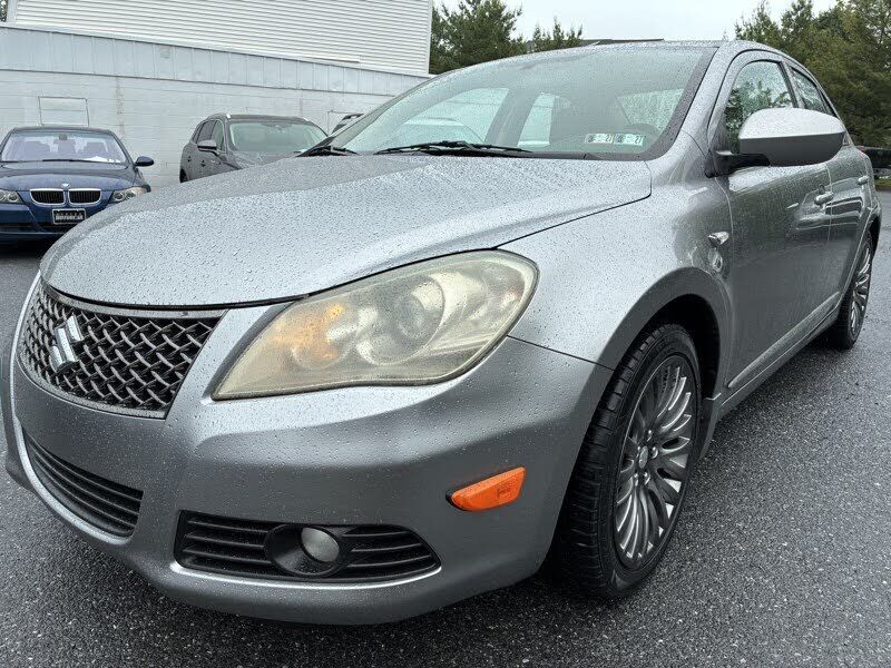 2010 SUZUKI Kizashi