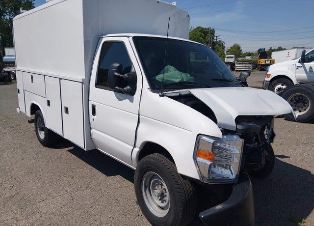 2024 FORD E-350
