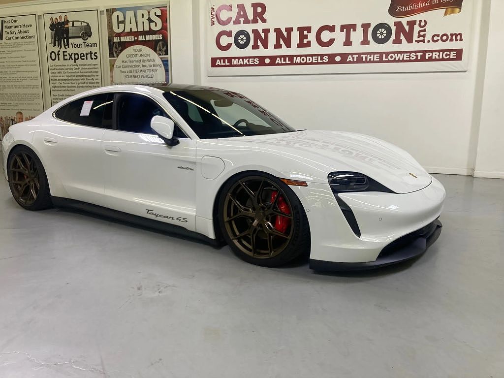 2020 PORSCHE Taycan