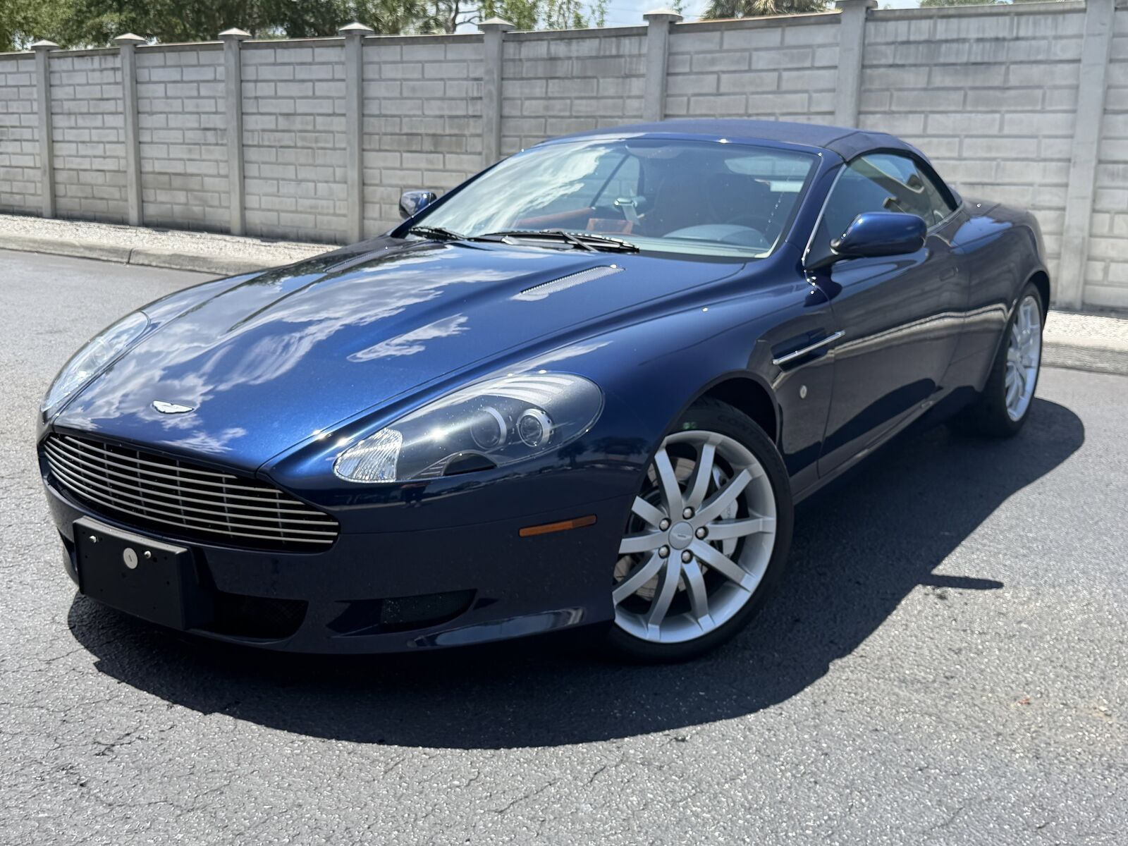 Aston Martin DB9
