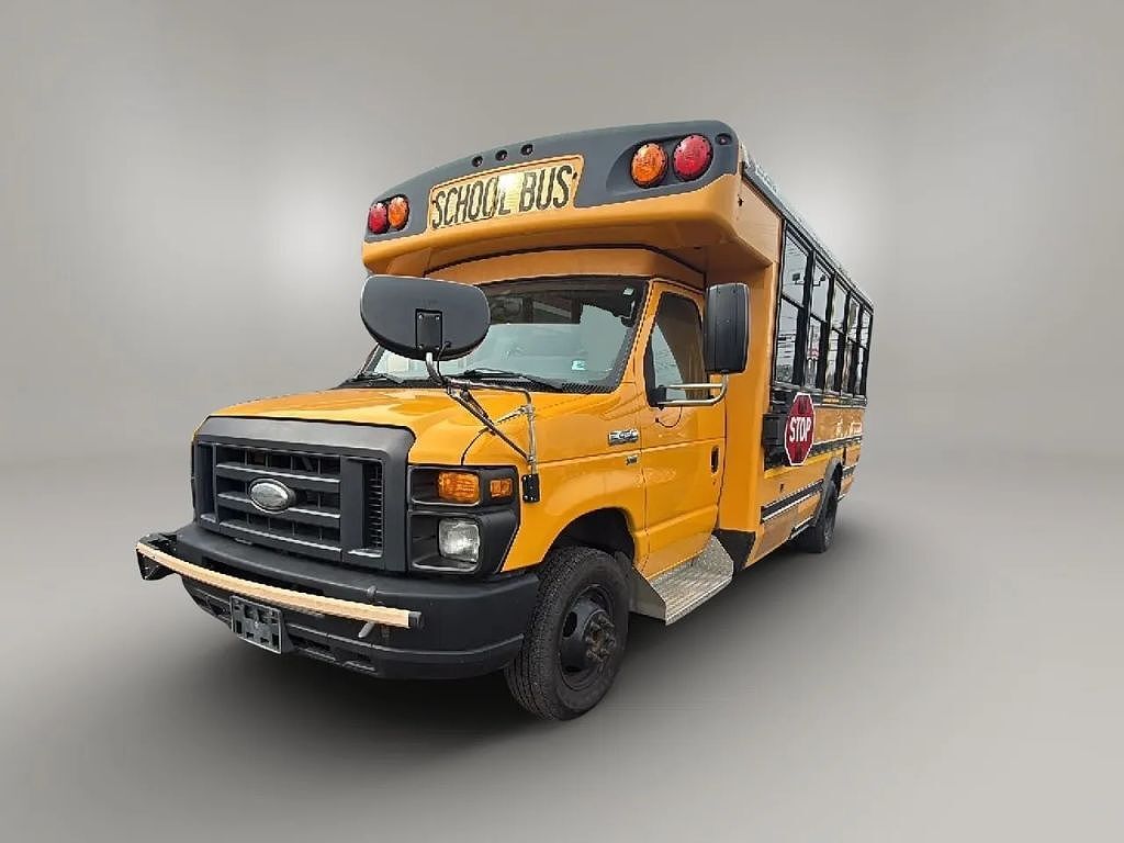 2016 FORD E-450