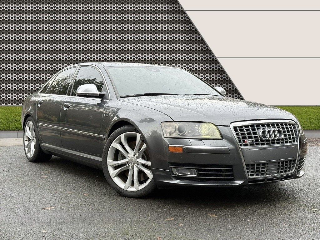 Audi S8