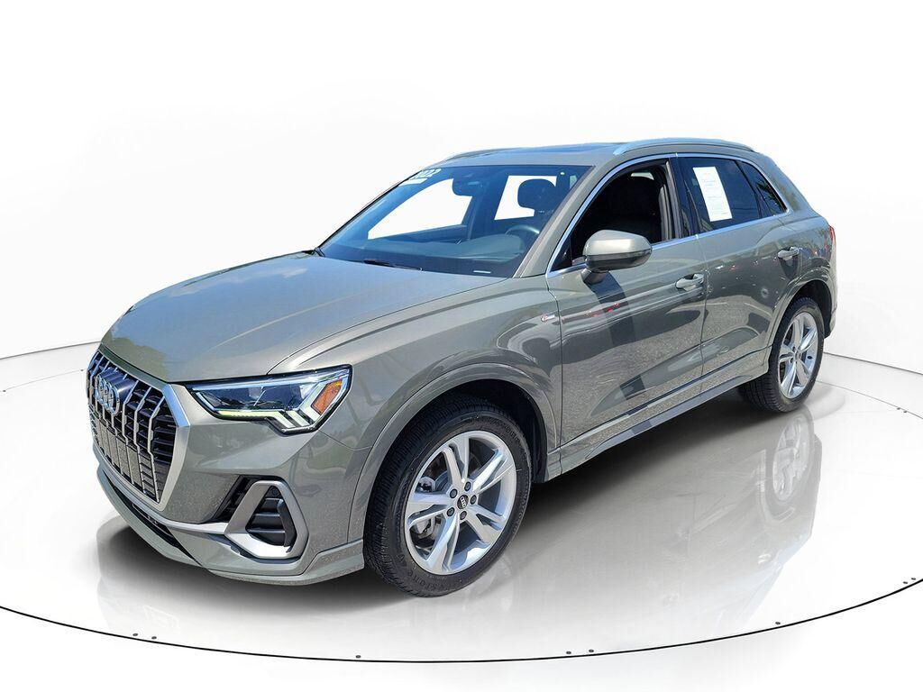 2022 Audi Q3