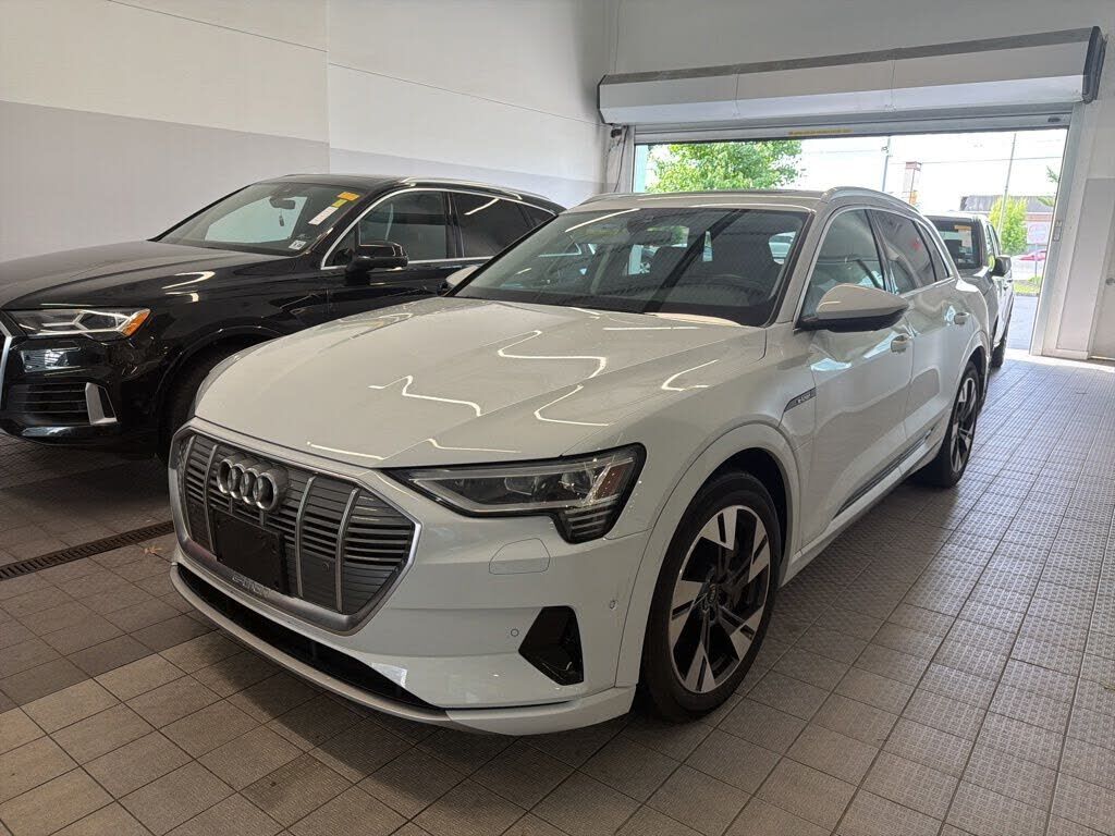 2023 AUDI e-tron