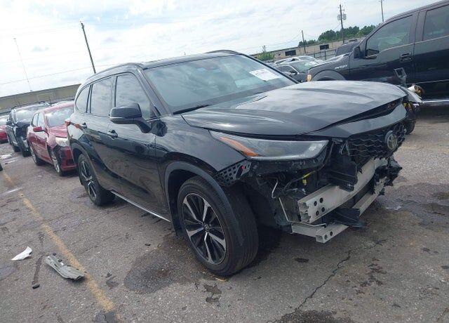 2021 TOYOTA Highlander