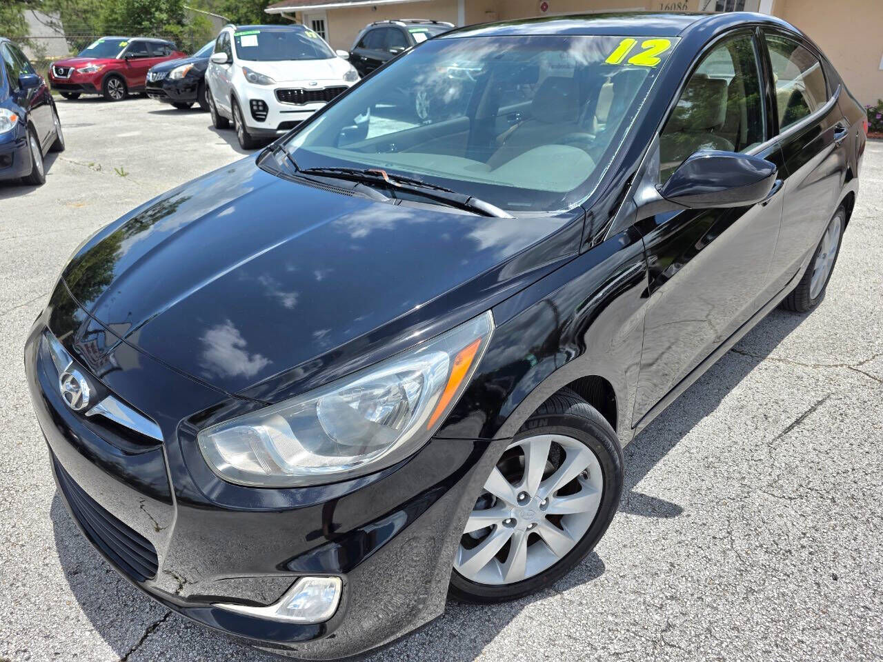 2012 HYUNDAI Accent
