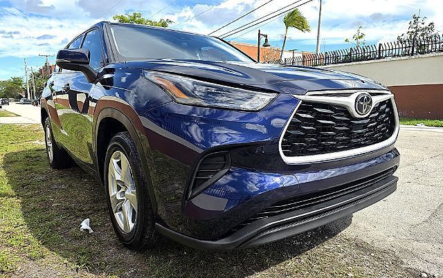 2022 TOYOTA Highlander