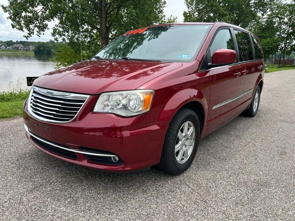 2012 CHRYSLER Town and Country
