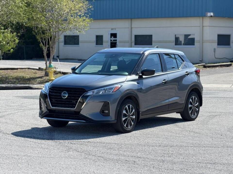 2024 NISSAN Kicks