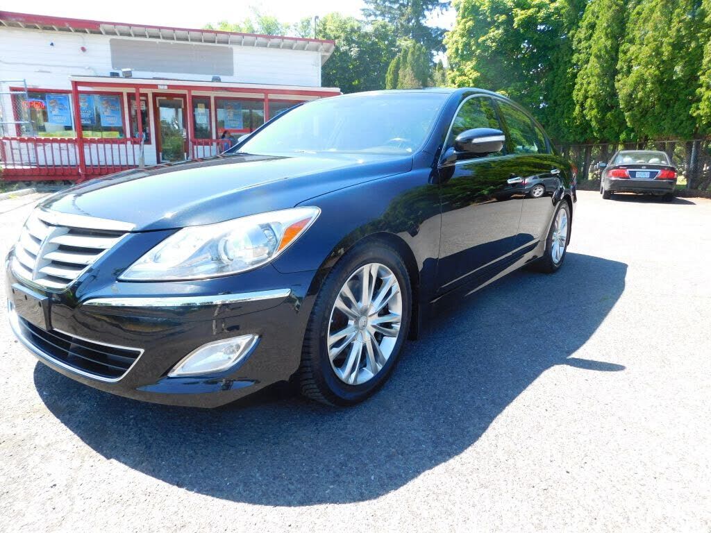 2012 HYUNDAI Genesis