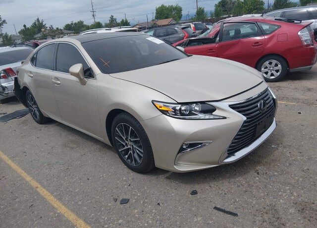 2017 LEXUS ES