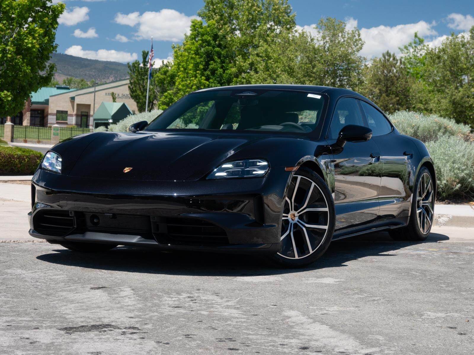 2026 PORSCHE Taycan