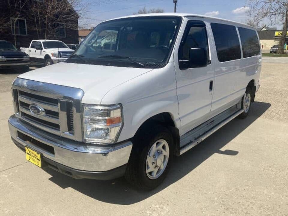 2010 FORD E-350
