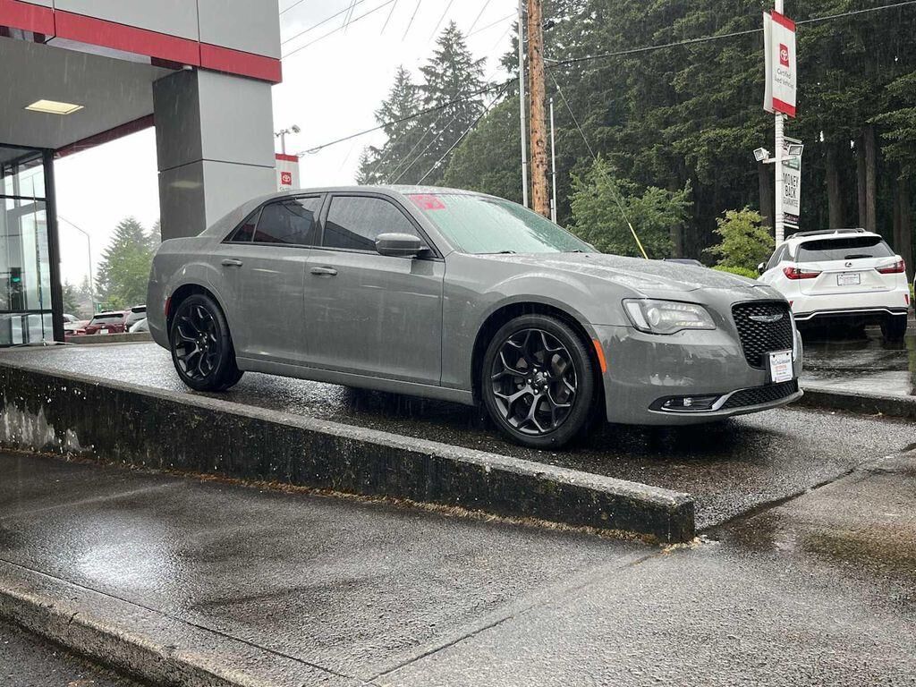 2019 CHRYSLER 300