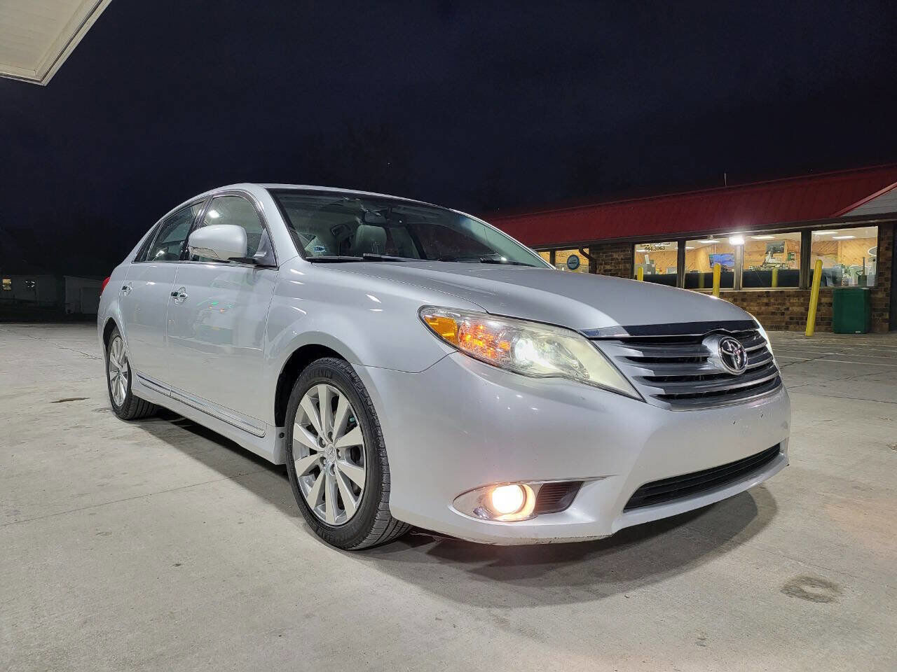 2011 TOYOTA Avalon