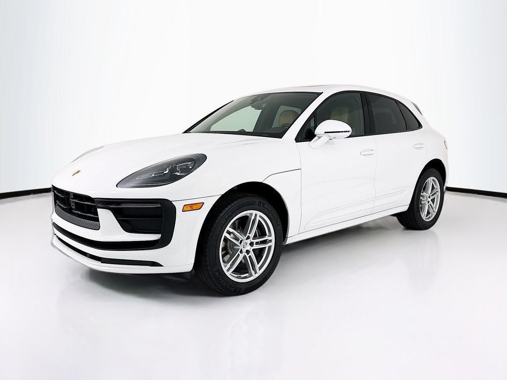 2026 PORSCHE Macan