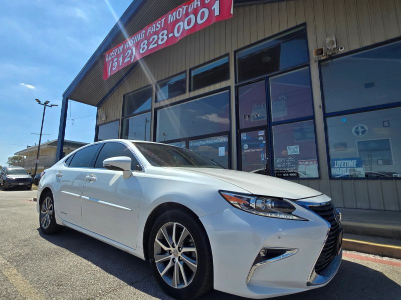 2017 LEXUS ES