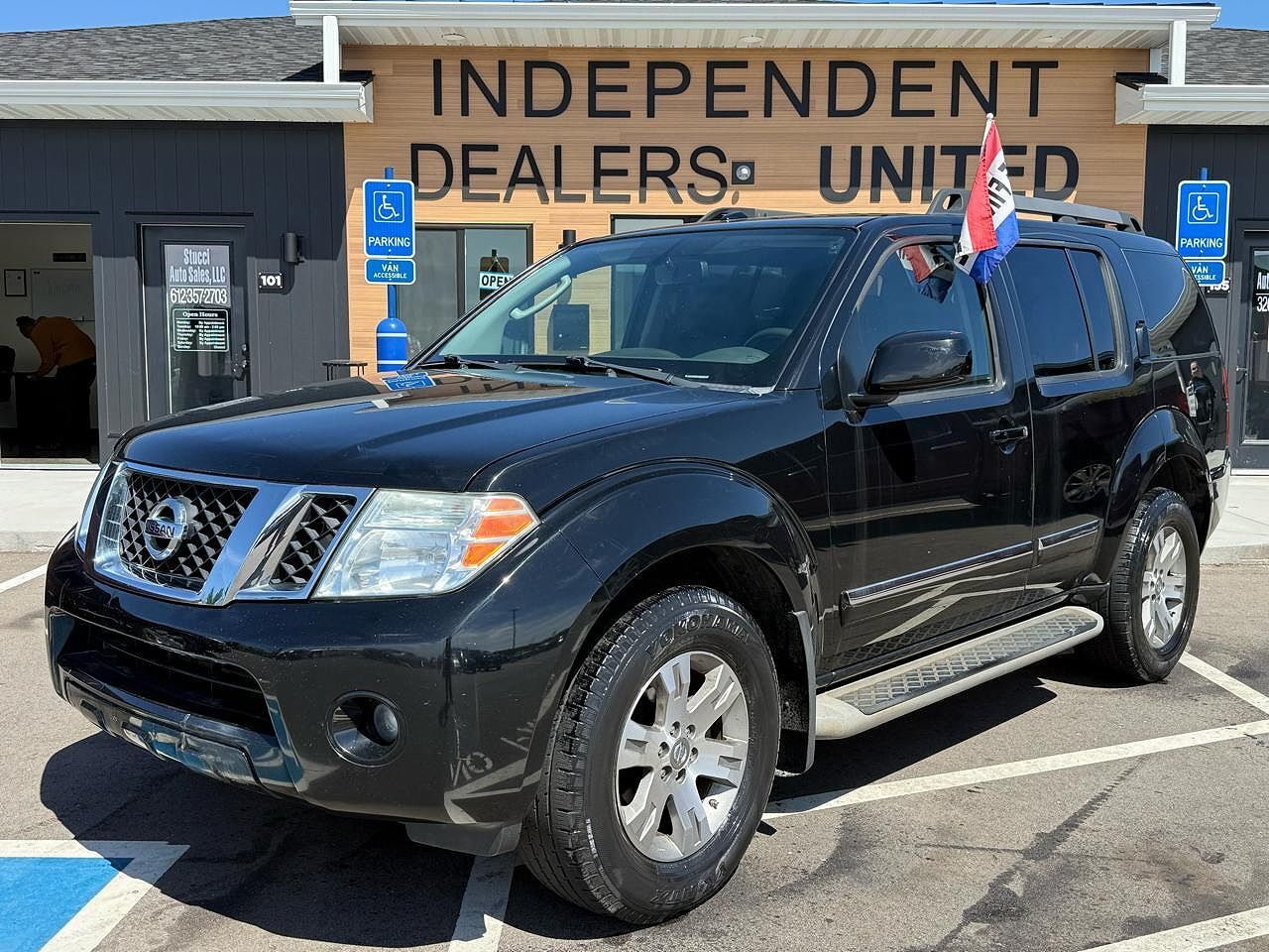 2012 NISSAN Pathfinder