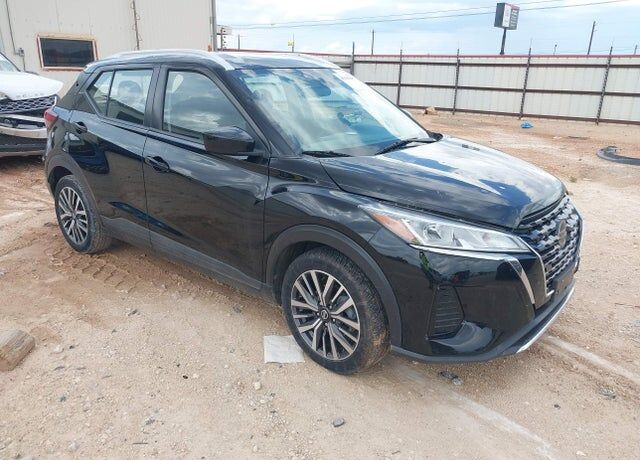 2021 NISSAN Kicks