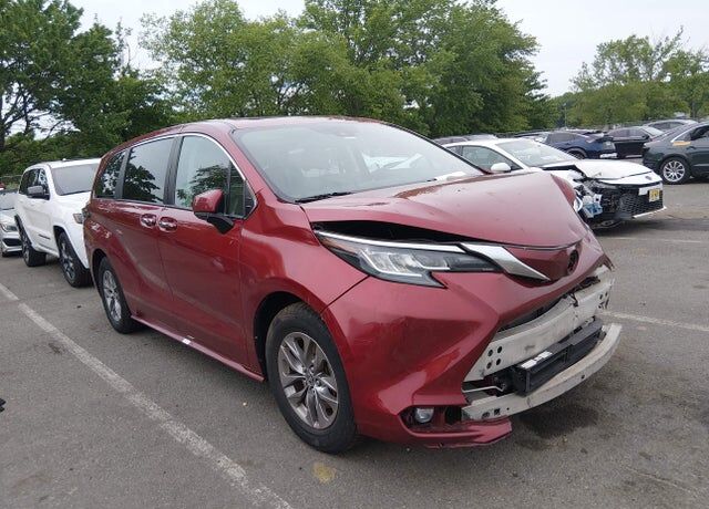 2021 TOYOTA Sienna