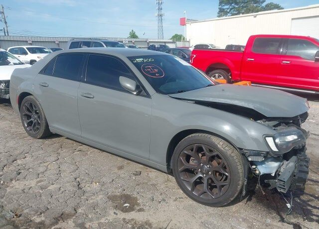 2019 CHRYSLER 300