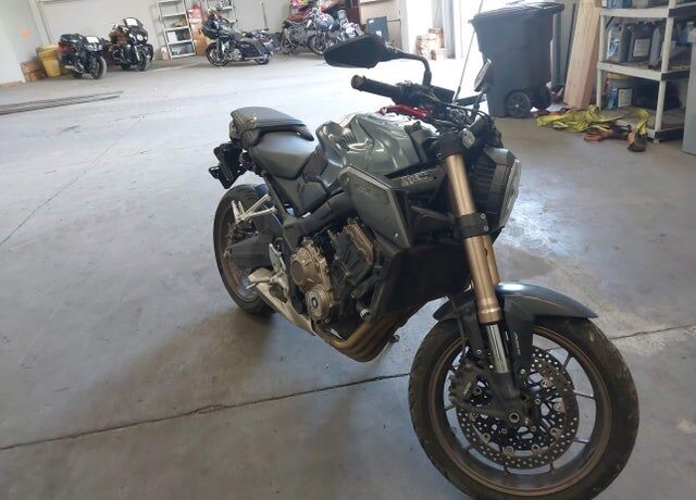 2023 HONDA CB