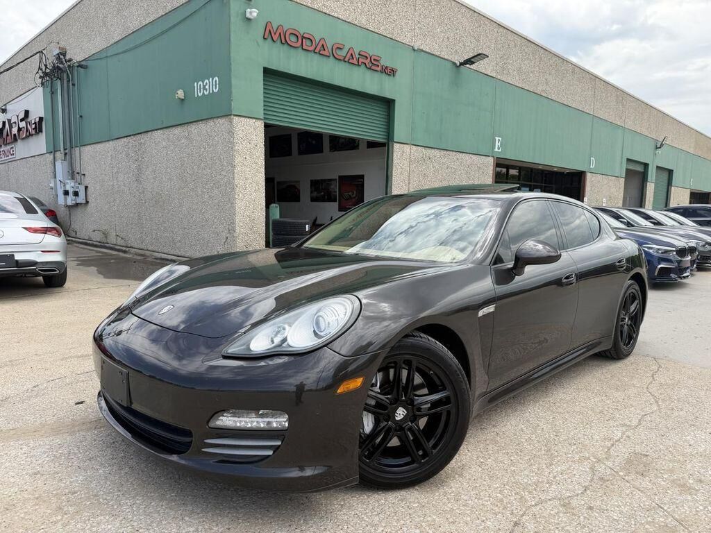 2012 PORSCHE Panamera
