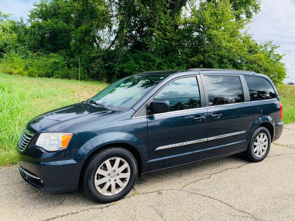 2014 CHRYSLER Town and Country