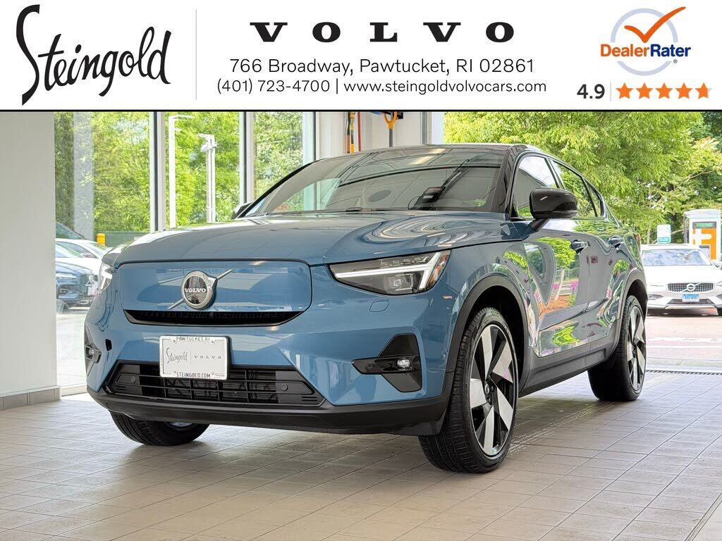 2022 VOLVO C40