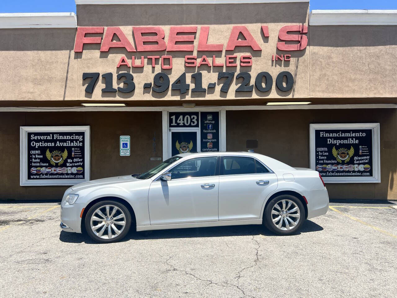 2019 CHRYSLER 300