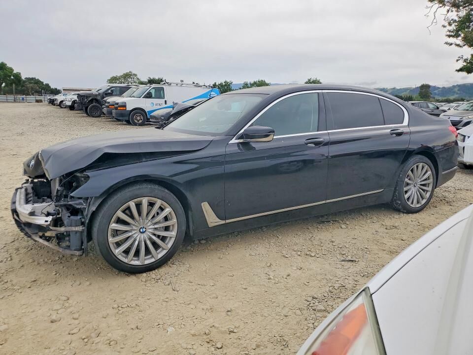 BMW 740i