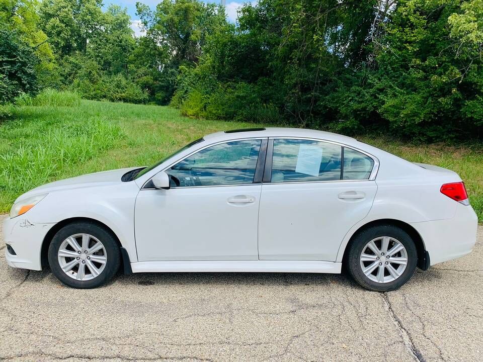 2011 SUBARU Legacy