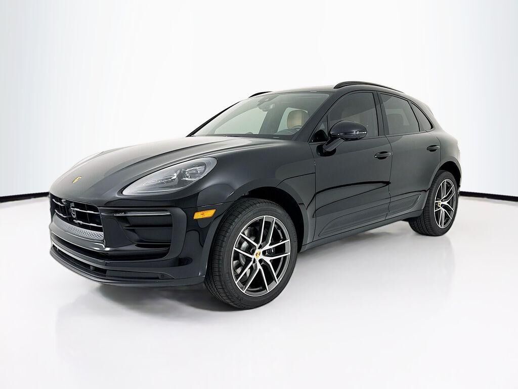 2026 PORSCHE Macan