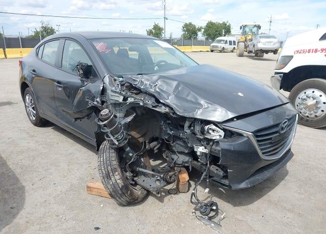 2016 MAZDA Mazda3