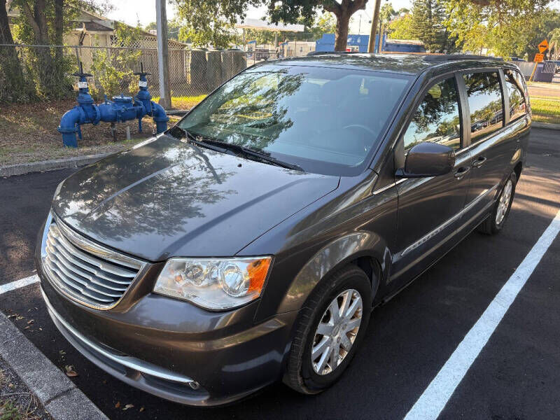 2016 CHRYSLER Town and Country