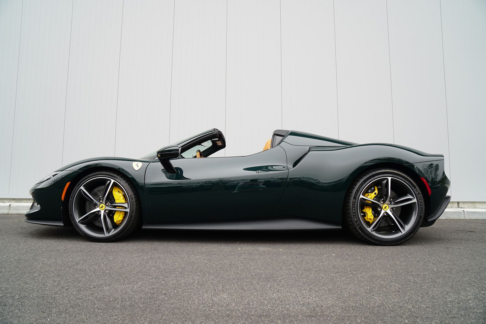 2025 FERRARI 296 GTS