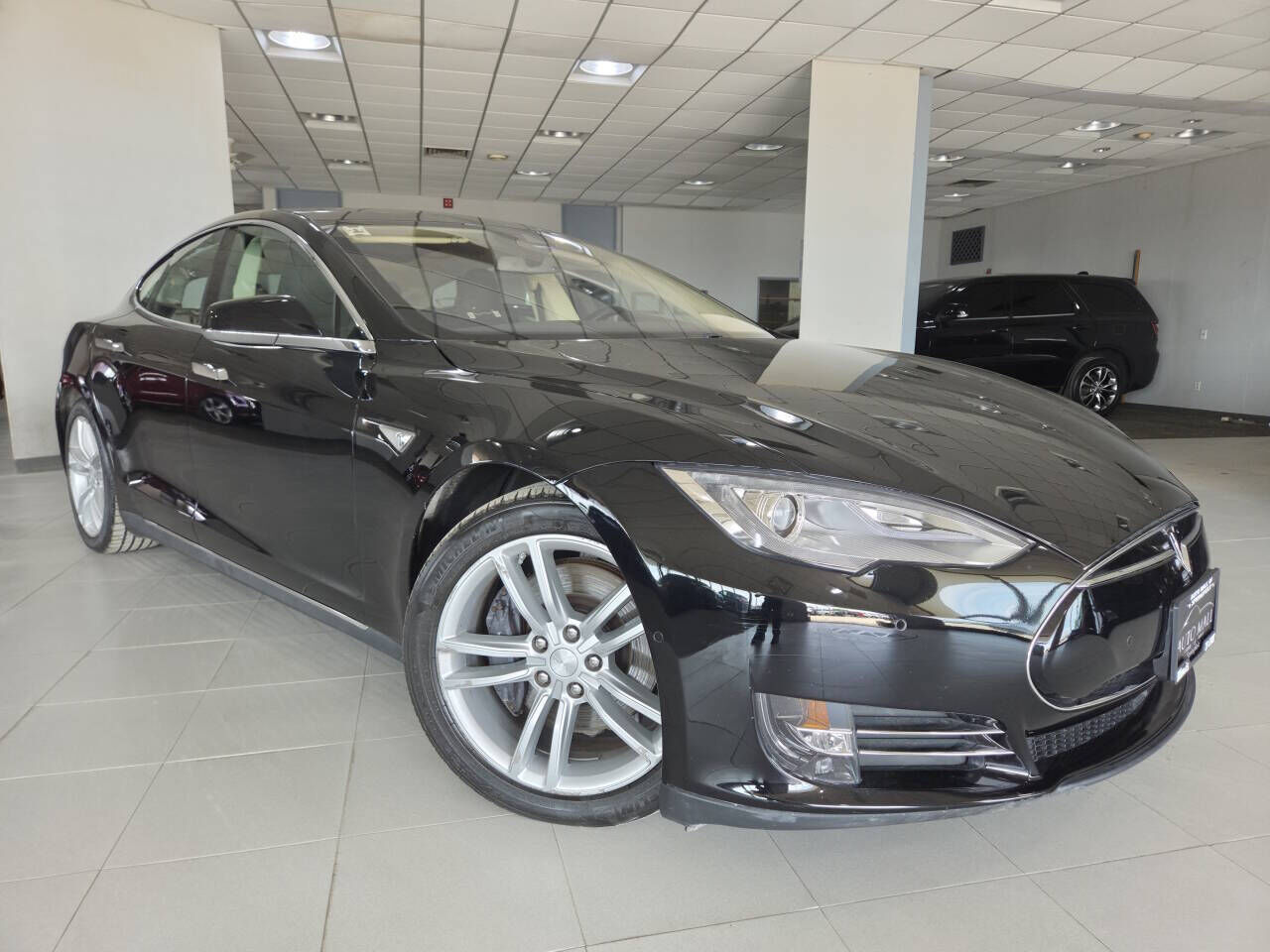 2015 TESLA Model S