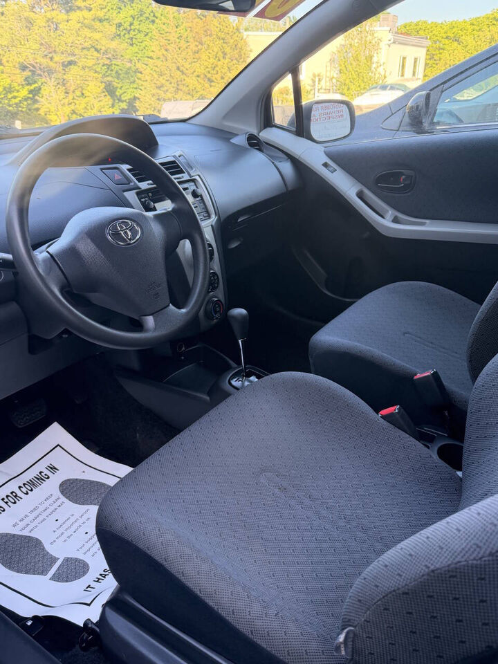 2009 TOYOTA Yaris