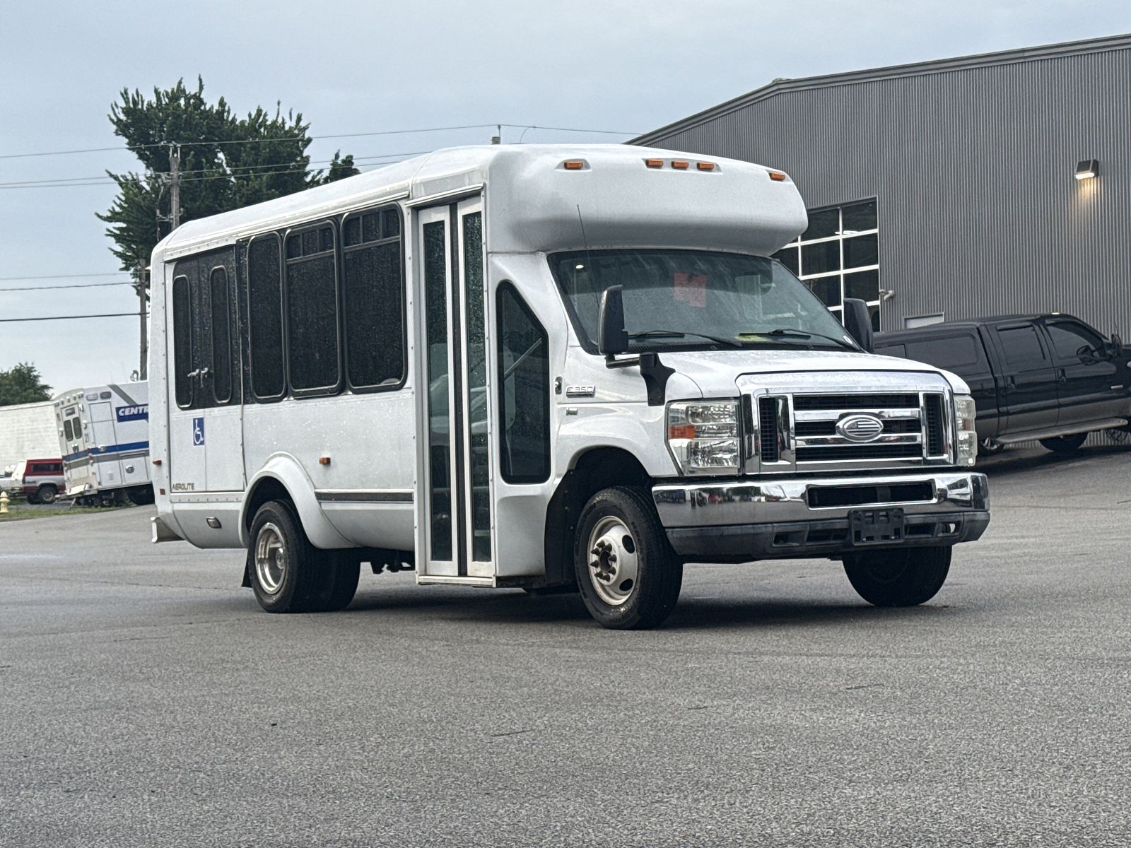 2015 FORD E-350