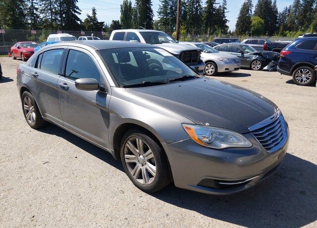 2013 CHRYSLER 200