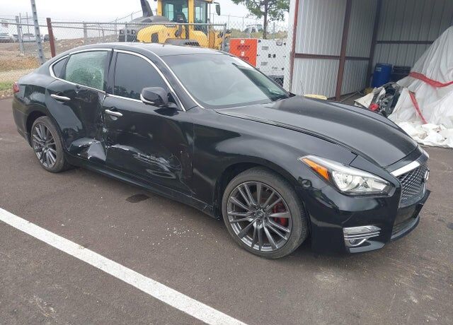 2015 INFINITI Q70