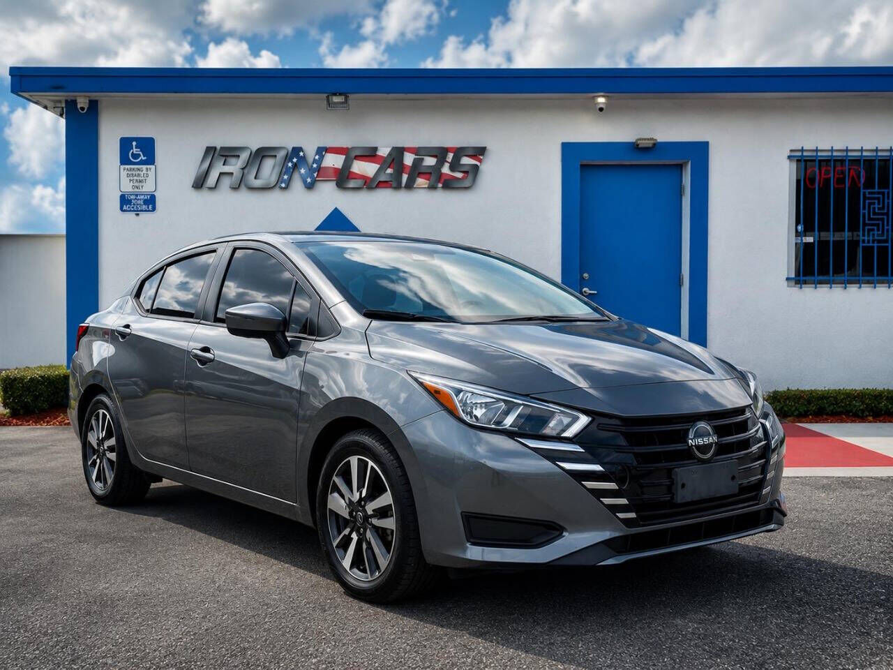 2023 NISSAN Versa