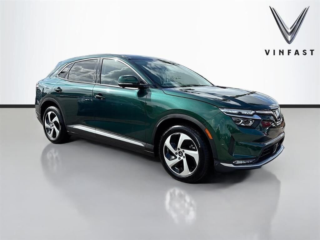 2025 VINFAST VF 8