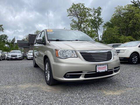 2013 CHRYSLER Town and Country