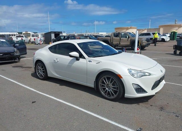 2013 TOYOTA Scion