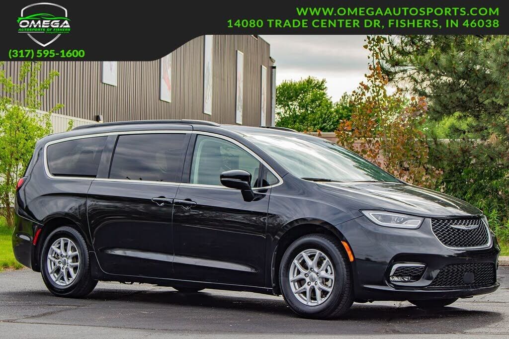 2022 CHRYSLER Pacifica