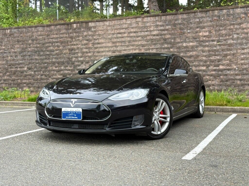 2015 TESLA Model S